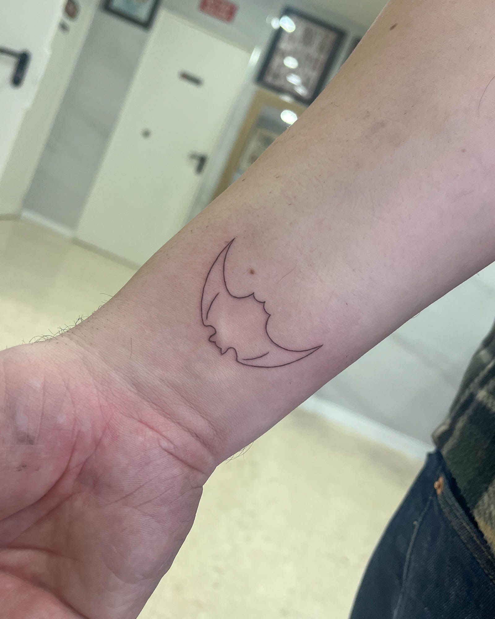 fine line bat tattoo valencia small minimalist bat tattoo simple line gothic design